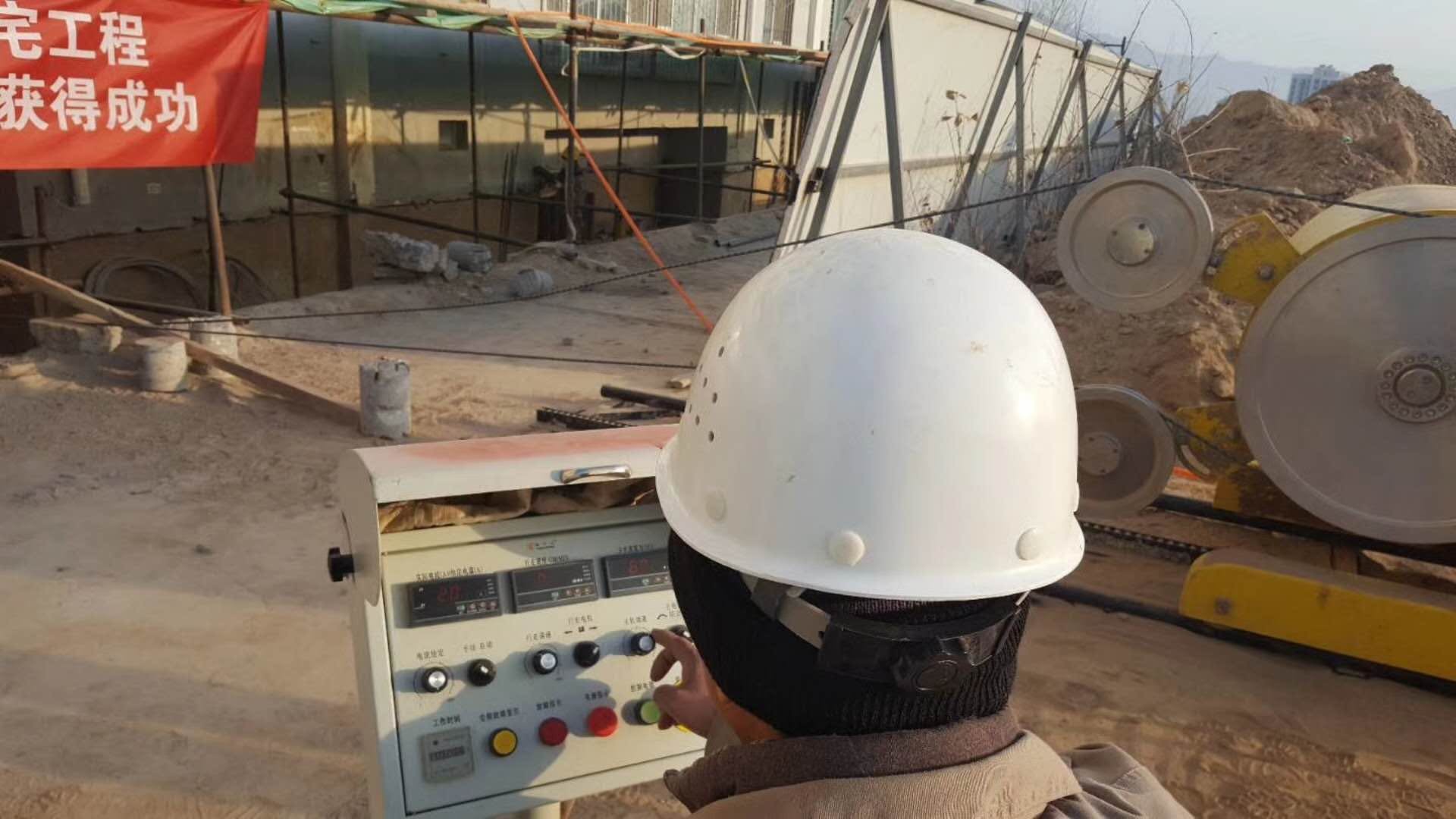 我国首例住宅工程应用“锯法纠倾技术”获得成功！
