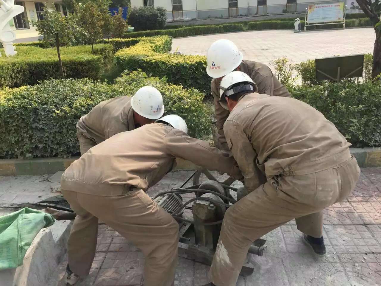 长治华丰路小学多功能厅地基加固